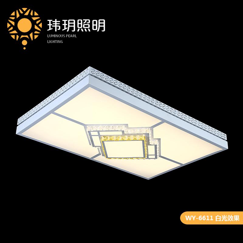 現代(dai)傢居鐵(tie)藝(yi)燈(deng)